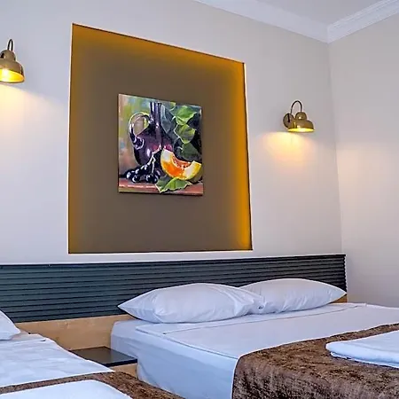Hotel Azalia Garden 4*