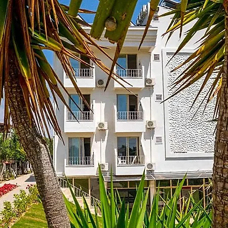 Hotel Azalia Garden 4*
