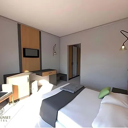 Azalia Garden Hotel 4*