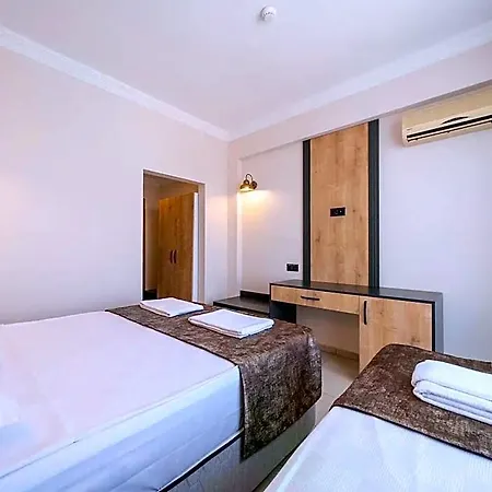 Azalia Garden 4*